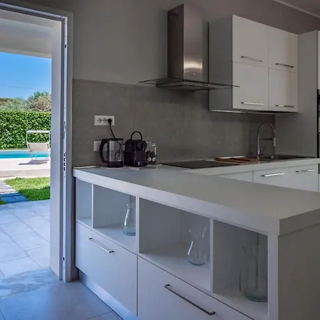 Direzione Sud - * Fontane Bianche